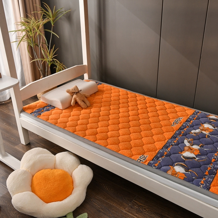 索弗莱家纺 2025新款加厚宽边牛奶绒床垫-学生床 马普仕