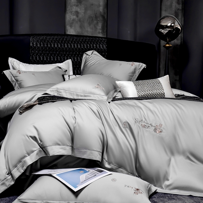 91家纺网 家纺一手货源 找家纺 2025新款60s支贡缎长绒棉刺绣花四件套纯棉全棉100%棉轻奢风四件套 米拉-高级灰