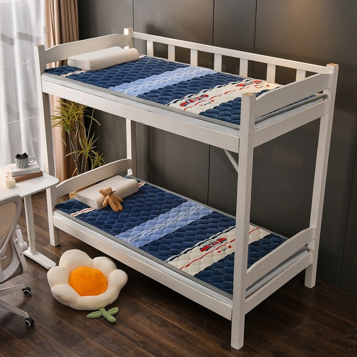 91家纺网 家纺一手货源 找家纺 索弗莱家纺 2025新款加厚宽边牛奶绒床垫-学生床 摩登