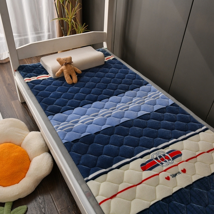 91家纺网 家纺一手货源 找家纺 索弗莱家纺 2025新款加厚宽边牛奶绒床垫-学生床 摩登