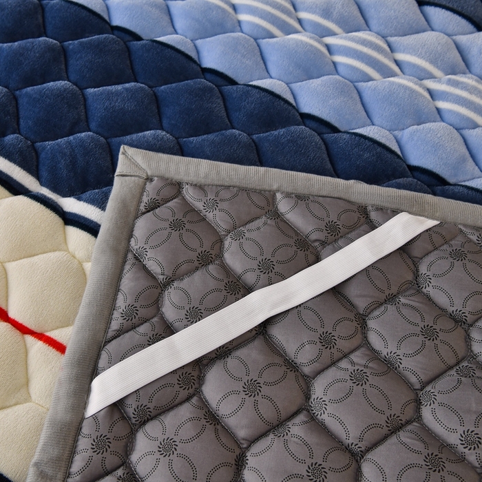 91家纺网 家纺一手货源 找家纺 索弗莱家纺 2025新款加厚宽边牛奶绒床垫-学生床 摩登