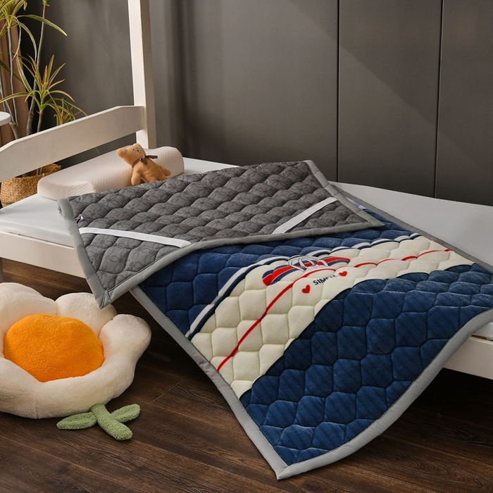 91家纺网 家纺一手货源 找家纺 索弗莱家纺 2025新款加厚宽边牛奶绒床垫-学生床 摩登