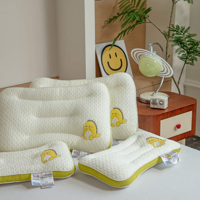 91家纺网 家纺一手货源 找家纺 （总）卡芙芯类馆 2025新款A类小恐龙儿童护颈枕枕头枕芯