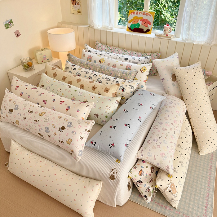 91家纺网 家纺一手货源 找家纺 （总）罗亿家纺 2025新款ins韩国卡通水洗棉大抱枕长条靠枕靠垫(小红书同款)