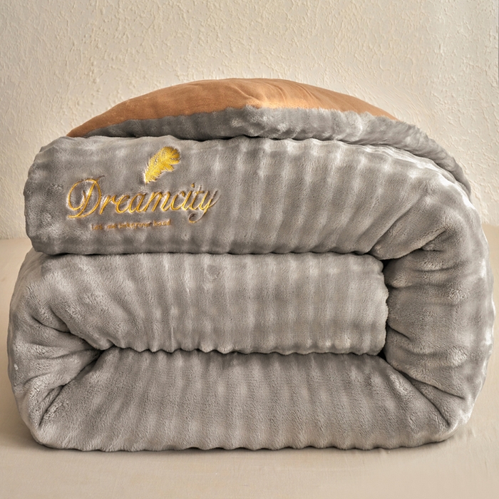 91家纺网 家纺一手货源 找家纺 （总）米米儿家纺 2025新款兔毛牛奶绒加厚保暖冬被外贸跨境被子被芯