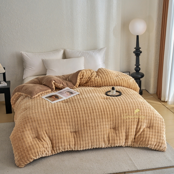 91家纺网 家纺一手货源 找家纺 米米儿家纺 2025新款兔毛牛奶绒加厚保暖冬被外贸跨境被子被芯 卡咖-泡泡绒