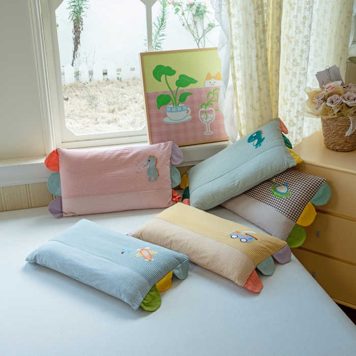 91家纺网 家纺一手货源 找家纺 卡芙芯类馆 2025新款全棉水洗棉贴布绣卡通枕芯枕头 组合图仅供展示不可下单