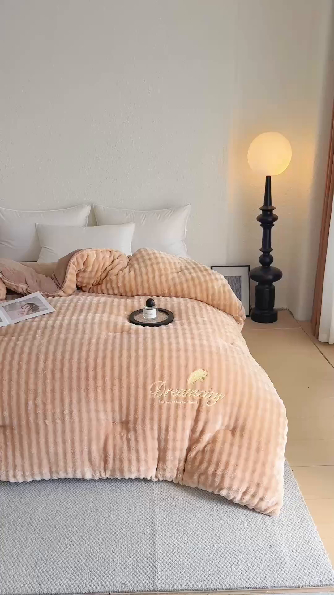 91家纺网 家纺一手货源 找家纺 米米儿家纺 2025新款兔毛牛奶绒加厚保暖冬被外贸跨境被子被芯 卡咖-泡泡绒