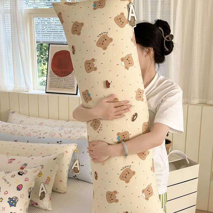 罗亿家纺 2025新款ins韩国卡通水洗棉大抱枕长条靠枕靠垫(小红书同款) 奥利奥小熊