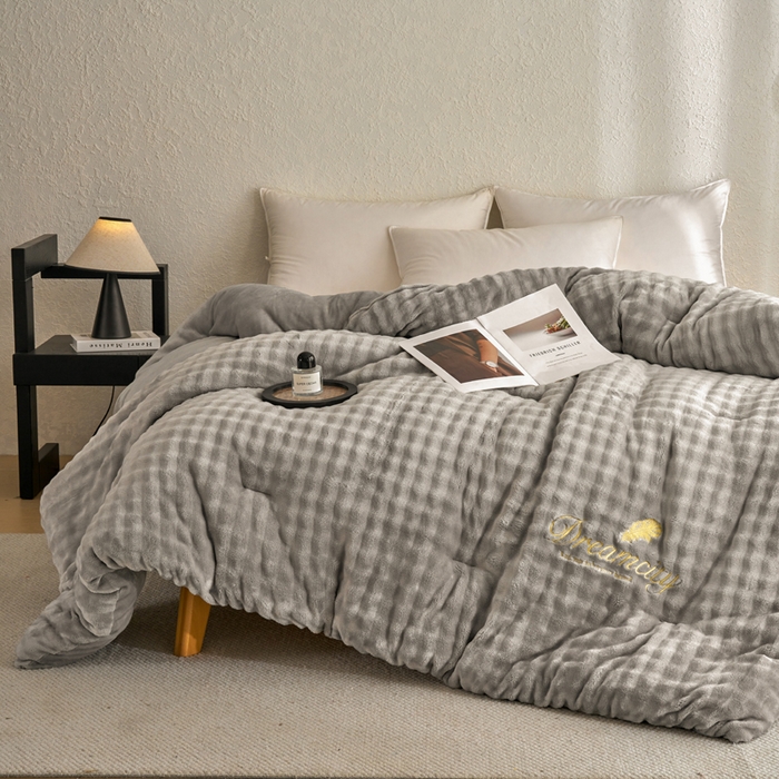 91家纺网 家纺一手货源 找家纺 米米儿家纺 2025新款兔毛牛奶绒加厚保暖冬被外贸跨境被子被芯 灰灰-泡泡绒