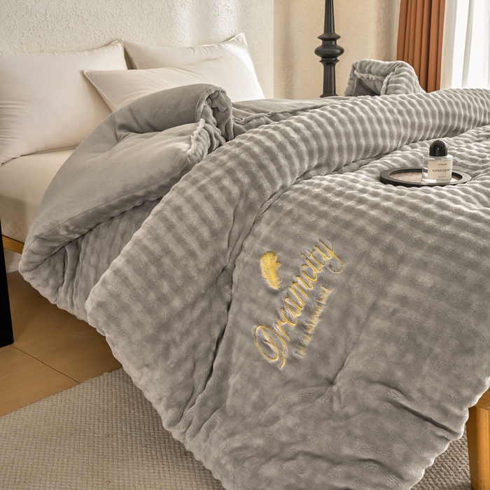 91家纺网 家纺一手货源 找家纺 米米儿家纺 2025新款兔毛牛奶绒加厚保暖冬被外贸跨境被子被芯 灰灰-泡泡绒