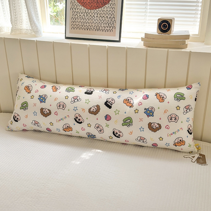 91家纺网 家纺一手货源 找家纺 罗亿家纺 2025新款ins韩国卡通水洗棉大抱枕长条靠枕靠垫(小红书同款) 蜡笔小新