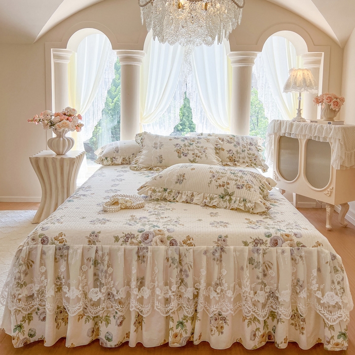 91家纺网 家纺一手货源 找家纺 瑞宝 2025新款13372全棉印花花边床裙三件套 浪漫花芷