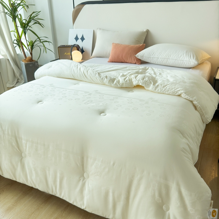 91家纺网 家纺一手货源 找家纺 卡芙芯类馆 2025新款全棉60支玫瑰提花-蚕蛹羊绒被被子被芯 玫瑰-白