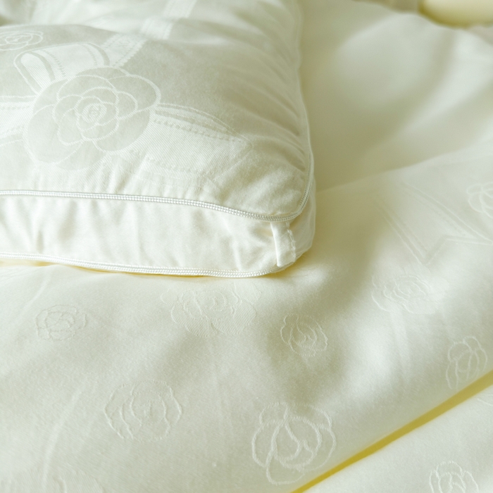 91家纺网 家纺一手货源 找家纺 卡芙芯类馆 2025新款全棉60支玫瑰提花-蚕蛹羊绒被被子被芯 玫瑰-白