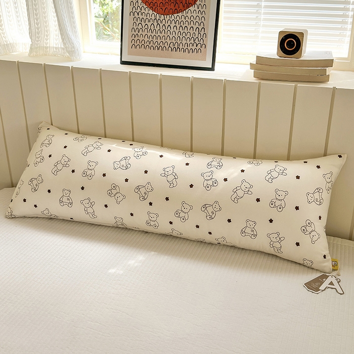 91家纺网 家纺一手货源 找家纺 罗亿家纺 2025新款ins韩国卡通水洗棉大抱枕长条靠枕靠垫(小红书同款) 小熊院长