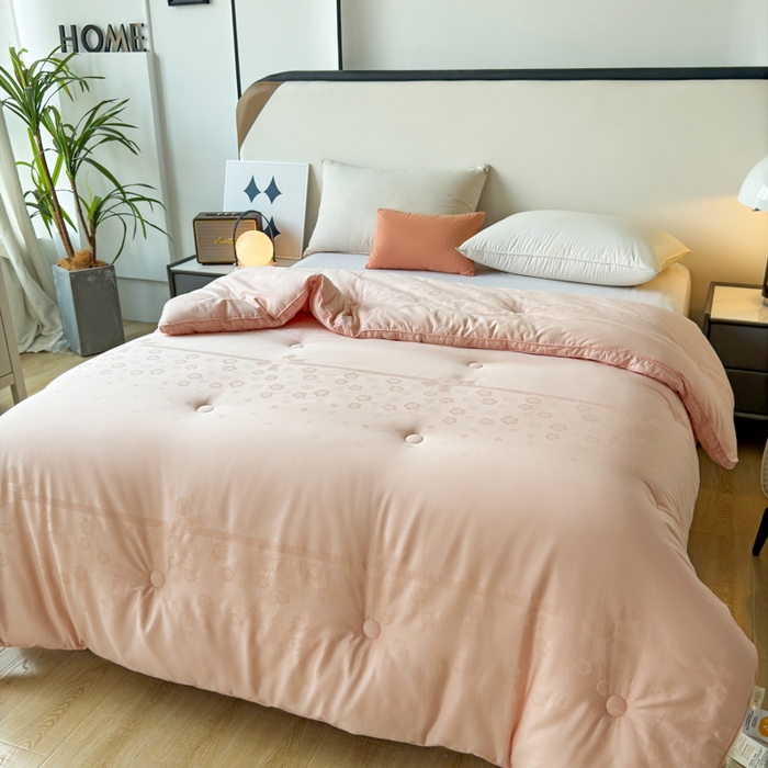 91家纺网 家纺一手货源 找家纺 卡芙芯类馆 2025新款全棉60支玫瑰提花-蚕蛹羊绒被被子被芯 玫瑰-粉