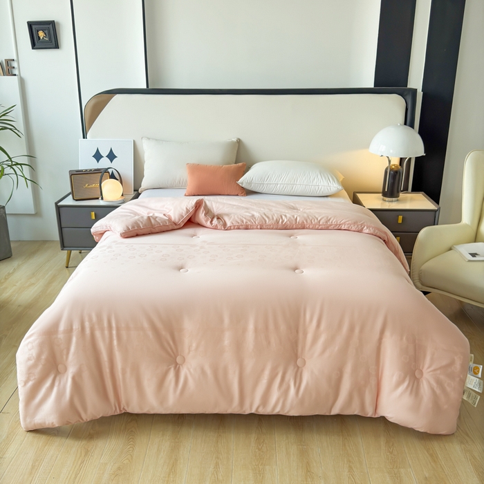 91家纺网 家纺一手货源 找家纺 卡芙芯类馆 2025新款全棉60支玫瑰提花-蚕蛹羊绒被被子被芯 玫瑰-粉