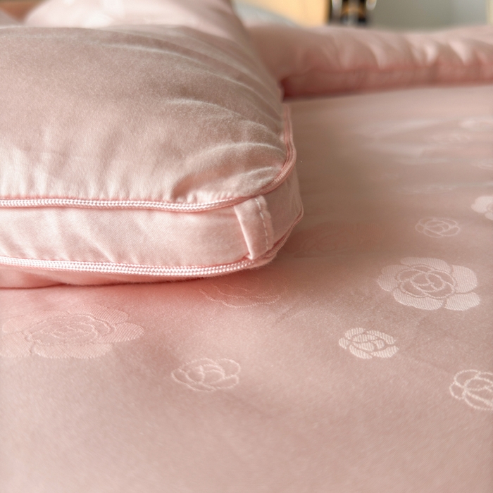 91家纺网 家纺一手货源 找家纺 卡芙芯类馆 2025新款全棉60支玫瑰提花-蚕蛹羊绒被被子被芯 玫瑰-粉