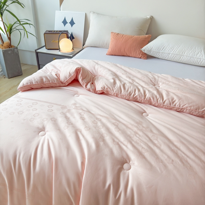 91家纺网 家纺一手货源 找家纺 卡芙芯类馆 2025新款全棉60支玫瑰提花-蚕蛹羊绒被被子被芯 玫瑰-粉