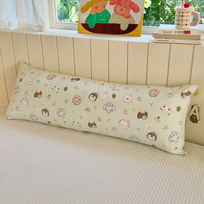 91家纺网 家纺一手货源 找家纺 罗亿家纺 2025新款ins韩国卡通水洗棉大抱枕长条靠枕靠垫(小红书同款) 小小萌宠