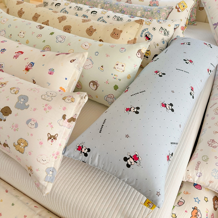 91家纺网 家纺一手货源 找家纺 罗亿家纺 2025新款ins韩国卡通水洗棉大抱枕长条靠枕靠垫(小红书同款) 组合图仅供展示不可下单