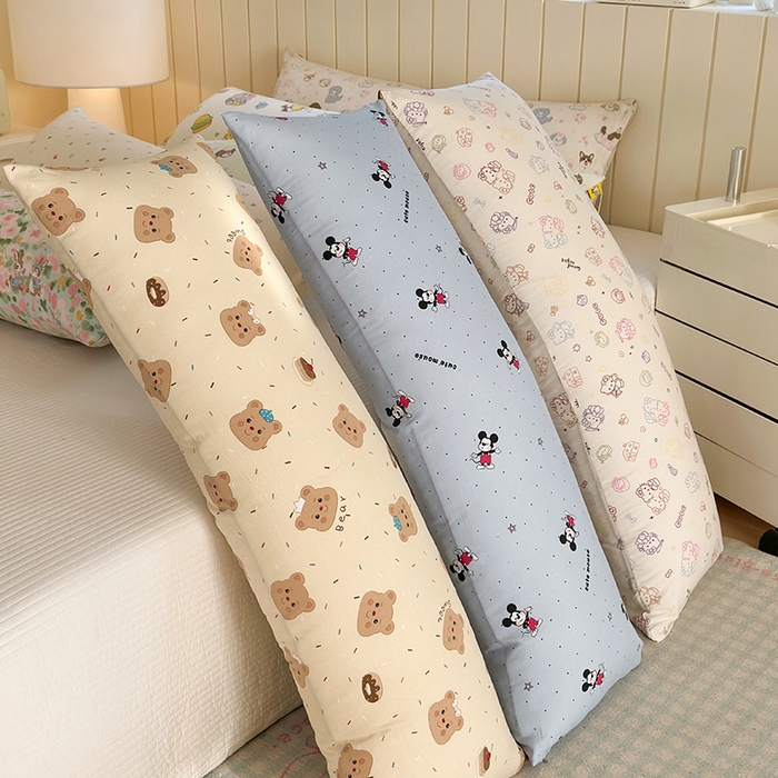 91家纺网 家纺一手货源 找家纺 罗亿家纺 2025新款ins韩国卡通水洗棉大抱枕长条靠枕靠垫(小红书同款) 组合图仅供展示不可下单