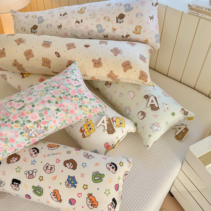 91家纺网 家纺一手货源 找家纺 罗亿家纺 2025新款ins韩国卡通水洗棉大抱枕长条靠枕靠垫(小红书同款) 组合图仅供展示不可下单