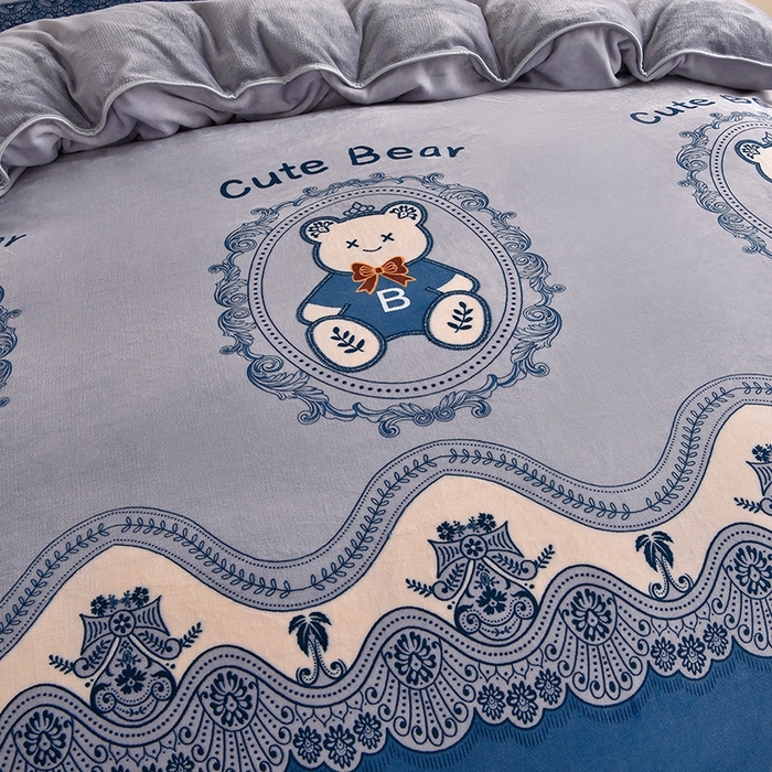 91家纺网 家纺一手货源 找家纺 佳一 2025新款高克重8-9斤 印花牛奶绒四件套 安迪熊