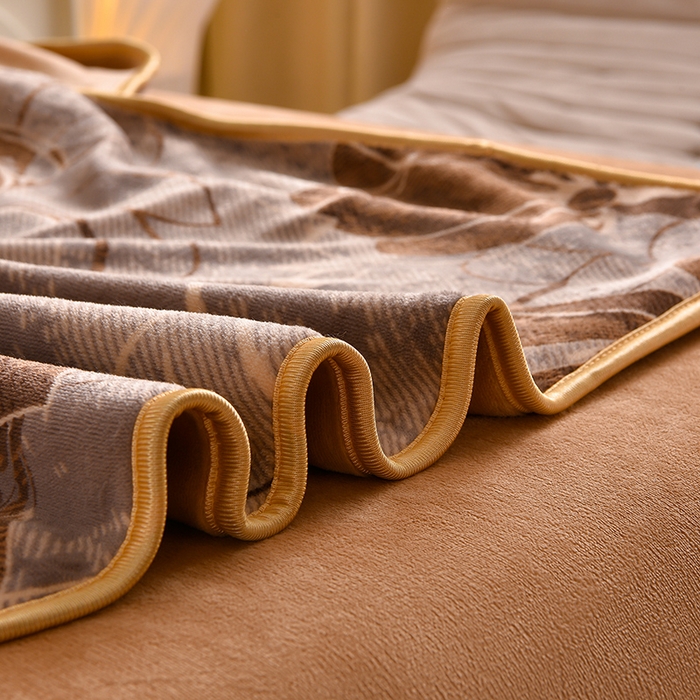 91家纺网 家纺一手货源 找家纺 佳一 2025新款高克重8-9斤 印花牛奶绒四件套 蝶舞