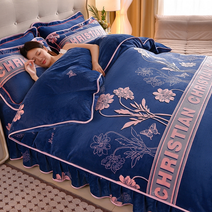 91家纺网 家纺一手货源 找家纺 佳一 2025新款高克重8-9斤 印花牛奶绒四件套 芳华