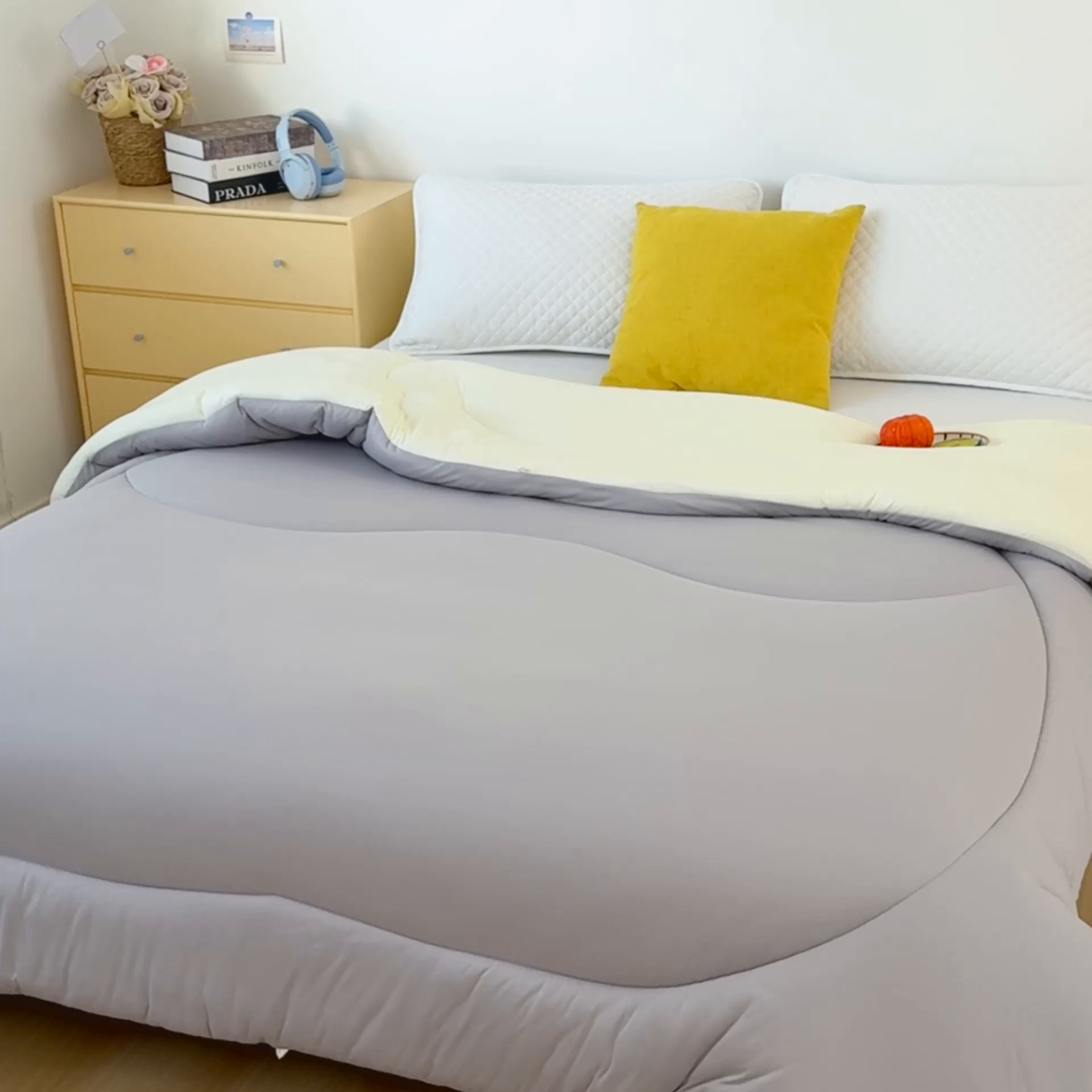 91家纺网 家纺一手货源 找家纺 卡芙芯类馆 2025新款云朵泡芙被被子被芯 浅灰