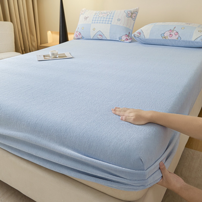91家纺网 家纺一手货源 找家纺 摩妮卡 2025新款加厚保暖牛奶绒床笠单床笠床笠单件-保护床垫三件套系列 莫纱-天青