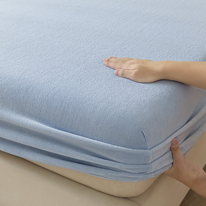 91家纺网 家纺一手货源 找家纺 摩妮卡 2025新款加厚保暖牛奶绒床笠单床笠床笠单件-保护床垫三件套系列 莫纱-天青