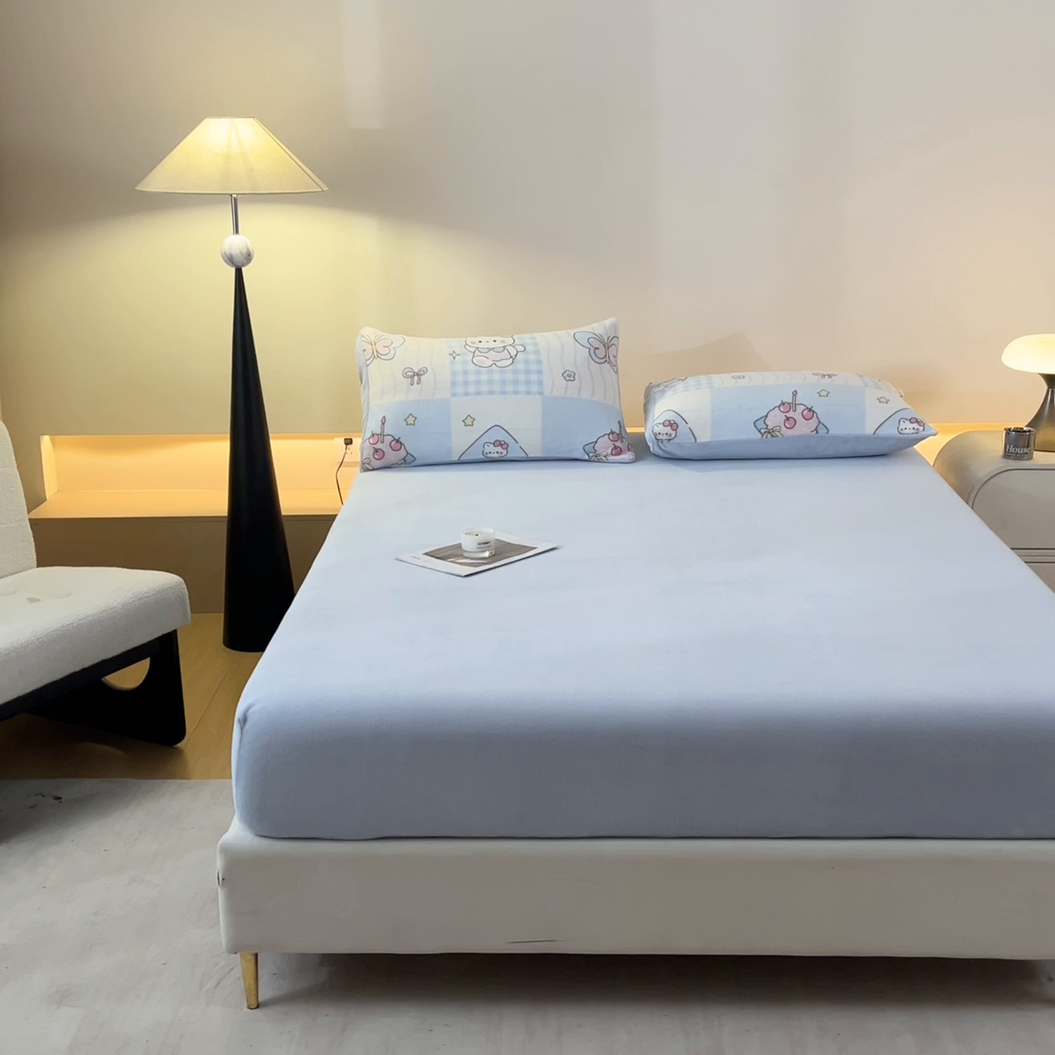 91家纺网 家纺一手货源 找家纺 摩妮卡 2025新款加厚保暖牛奶绒床笠单床笠床笠单件-保护床垫三件套系列 莫纱-天青