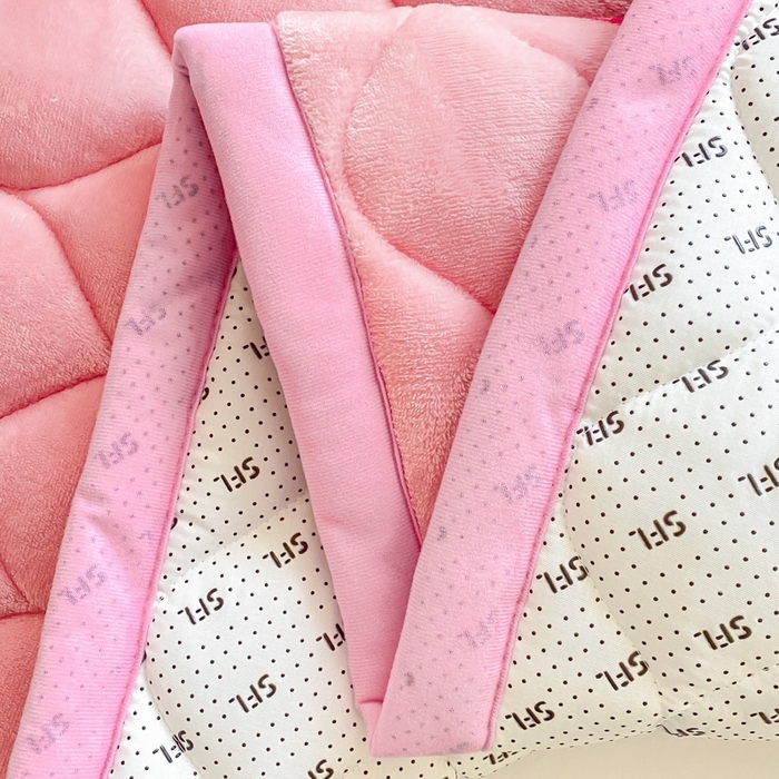 91家纺网 家纺一手货源 找家纺 索弗莱家纺 2025新款加厚宽边牛奶绒床垫-大床款 草莓