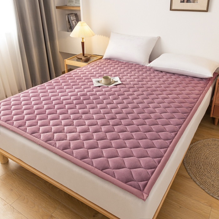 91家纺网 家纺一手货源 找家纺 索弗莱家纺 2025新款加厚宽边牛奶绒床垫-大床款 豆沙