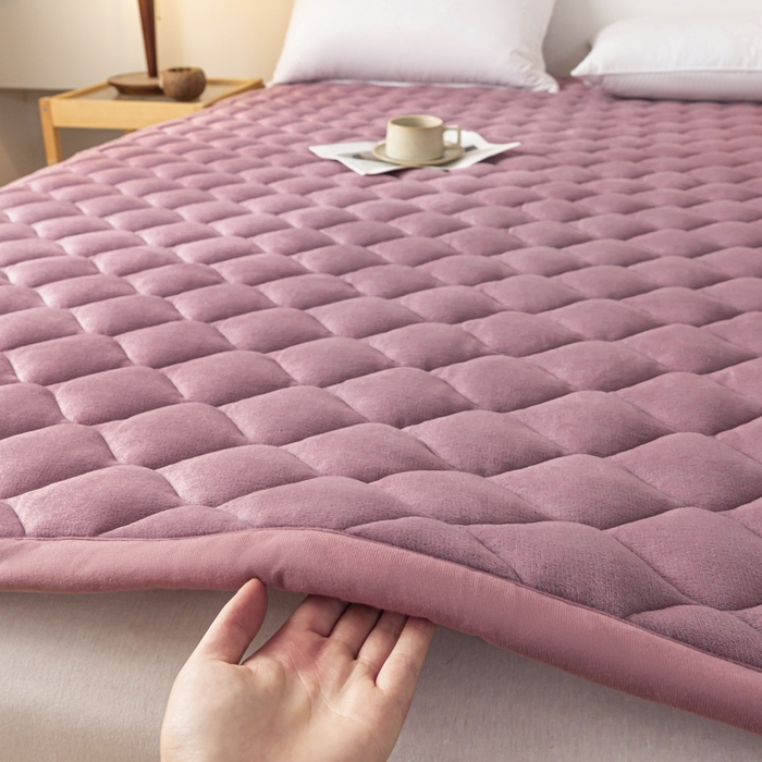 91家纺网 家纺一手货源 找家纺 索弗莱家纺 2025新款加厚宽边牛奶绒床垫-大床款 豆沙