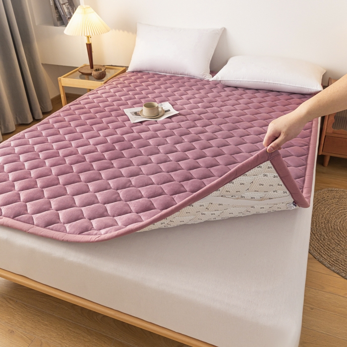 91家纺网 家纺一手货源 找家纺 索弗莱家纺 2025新款加厚宽边牛奶绒床垫-大床款 豆沙