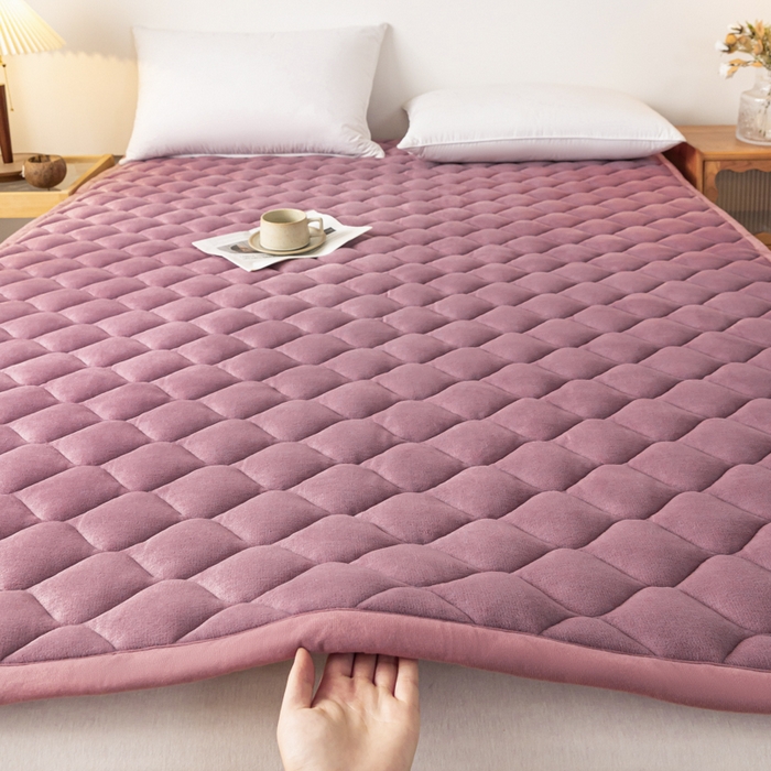 91家纺网 家纺一手货源 找家纺 索弗莱家纺 2025新款加厚宽边牛奶绒床垫-大床款 豆沙