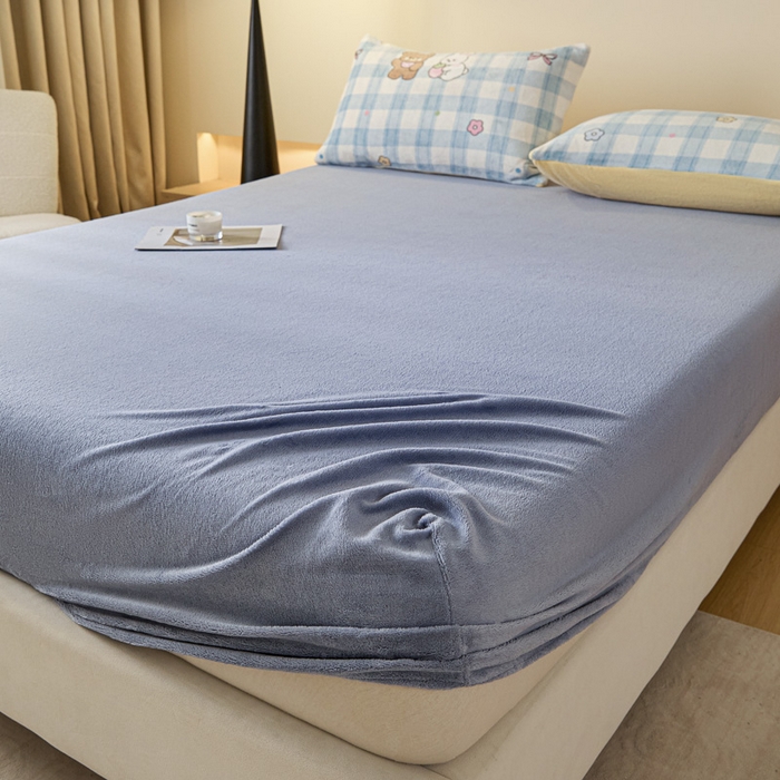91家纺网 家纺一手货源 找家纺 摩妮卡 2025新款加厚保暖牛奶绒床笠单床笠床笠单件-保护床垫三件套系列 莫纱-灰蓝