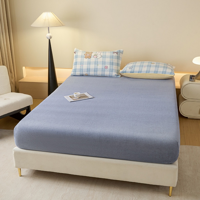 91家纺网 家纺一手货源 找家纺 摩妮卡 2025新款加厚保暖牛奶绒床笠单床笠床笠单件-保护床垫三件套系列 莫纱-灰蓝