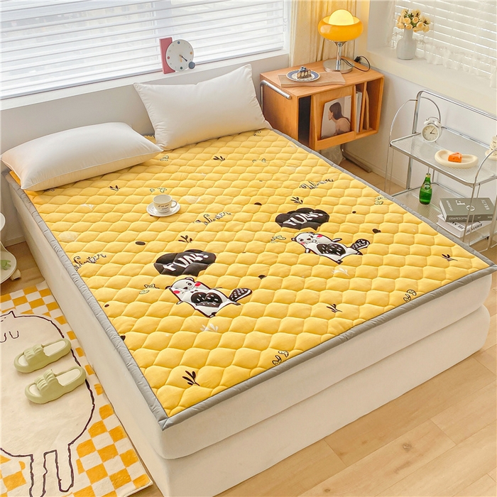 91家纺网 家纺一手货源 找家纺 索弗莱家纺 2025新款加厚宽边牛奶绒床垫-大床款 欢乐地鼠