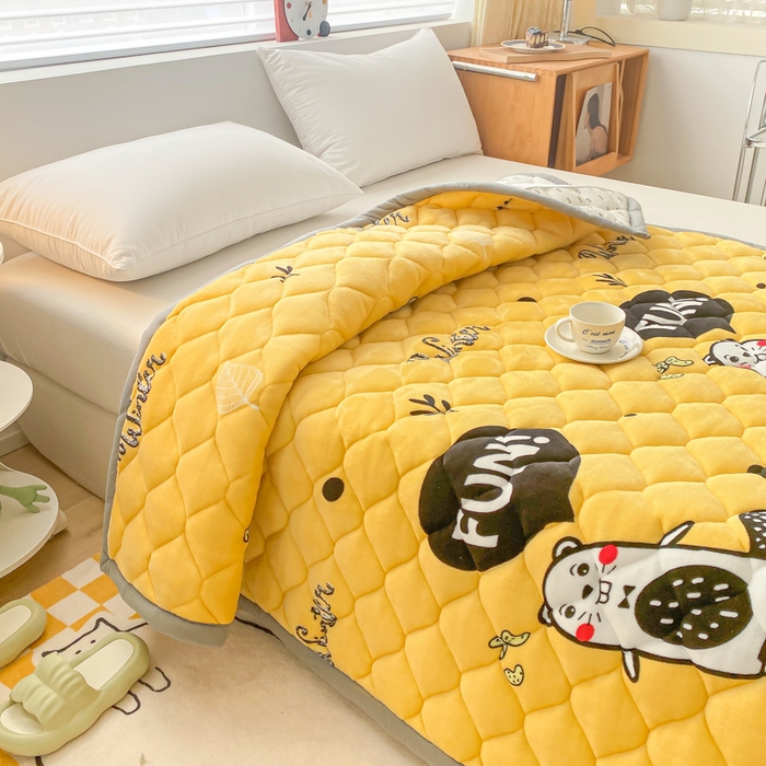 91家纺网 家纺一手货源 找家纺 索弗莱家纺 2025新款加厚宽边牛奶绒床垫-大床款 欢乐地鼠