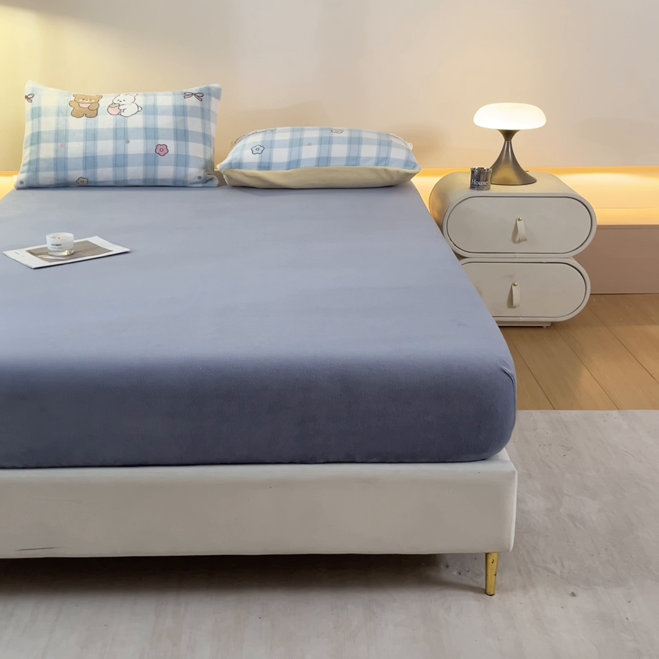 91家纺网 家纺一手货源 找家纺 摩妮卡 2025新款加厚保暖牛奶绒床笠单床笠床笠单件-保护床垫三件套系列 莫纱-灰蓝