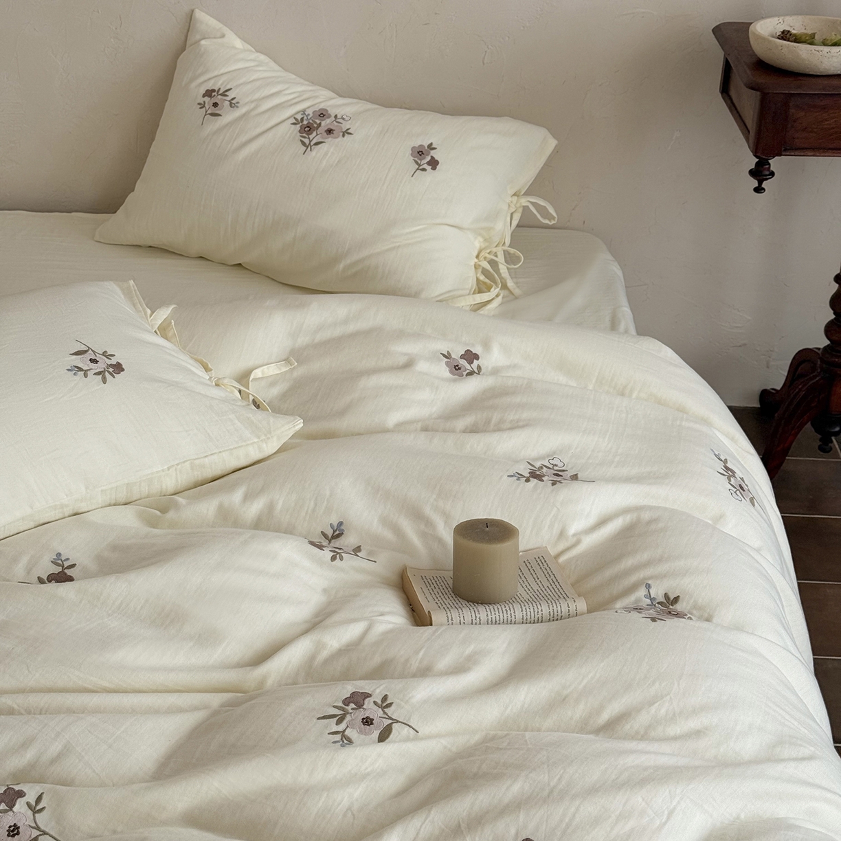 91家纺网 家纺一手货源 找家纺 （总）鹿班家居 2025新款秋冬款全棉皱皱纱精密刺绣系列四件套-梦笔生花（标准会员-20元）