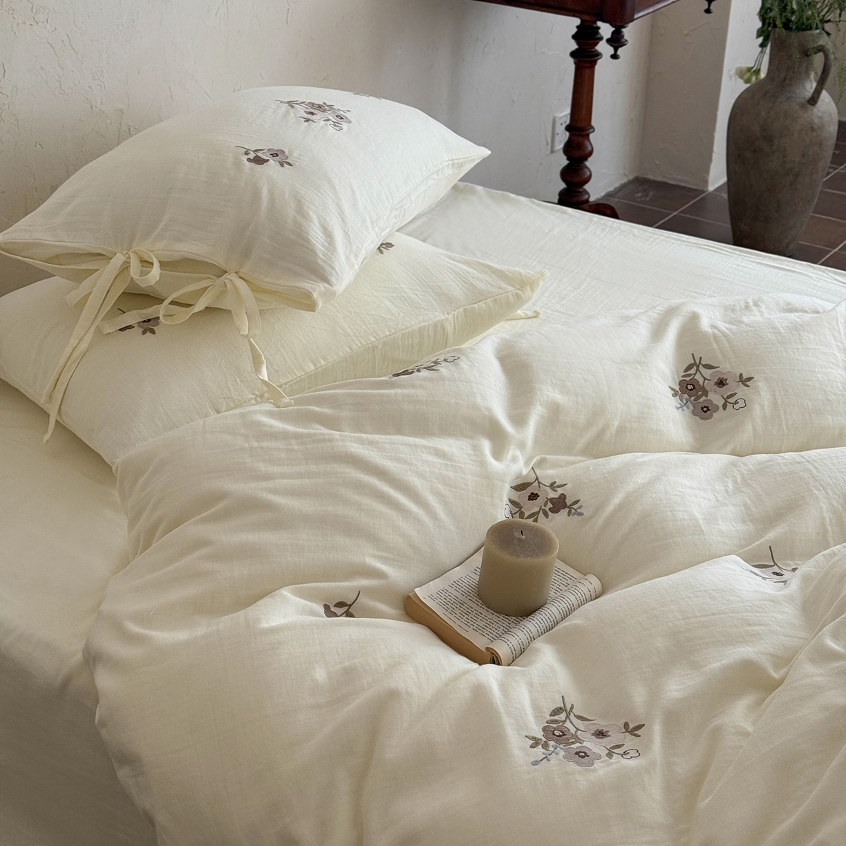 91家纺网 家纺一手货源 找家纺 （总）鹿班家居 2025新款秋冬款全棉皱皱纱精密刺绣系列四件套-梦笔生花（标准会员-20元）