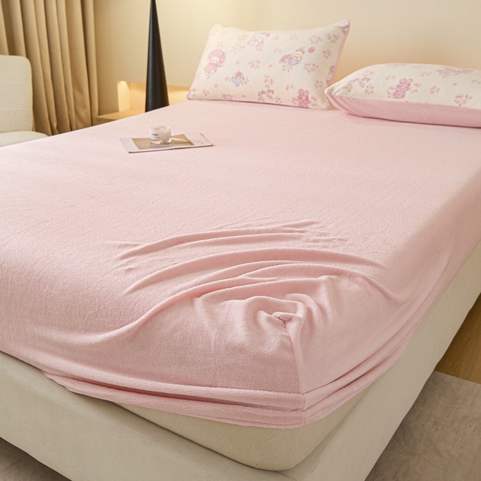 91家纺网 家纺一手货源 找家纺 摩妮卡 2025新款加厚保暖牛奶绒床笠单床笠床笠单件-保护床垫三件套系列 莫纱-梦粉