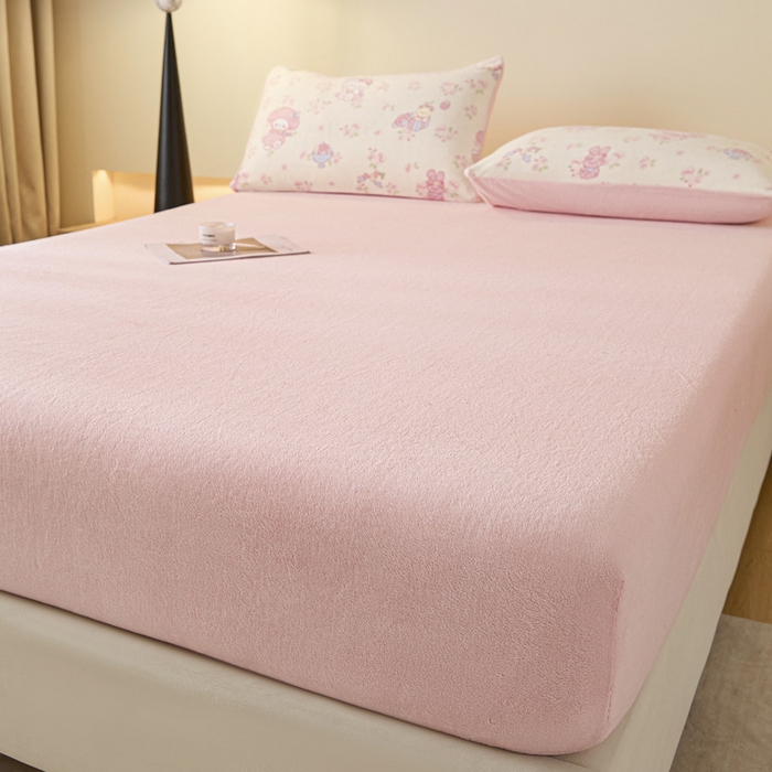 91家纺网 家纺一手货源 找家纺 摩妮卡 2025新款加厚保暖牛奶绒床笠单床笠床笠单件-保护床垫三件套系列 莫纱-梦粉