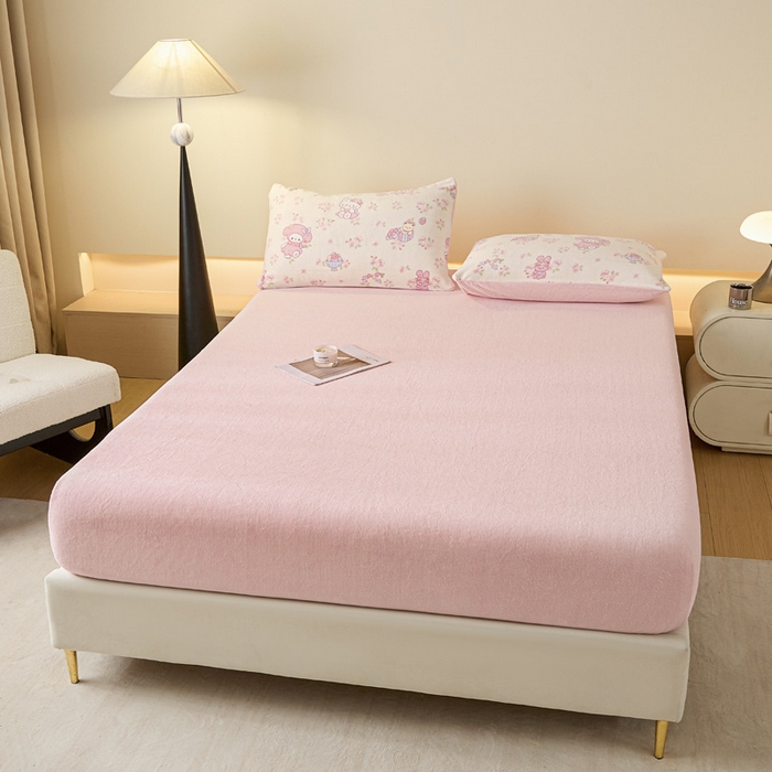 91家纺网 家纺一手货源 找家纺 摩妮卡 2025新款加厚保暖牛奶绒床笠单床笠床笠单件-保护床垫三件套系列 莫纱-梦粉